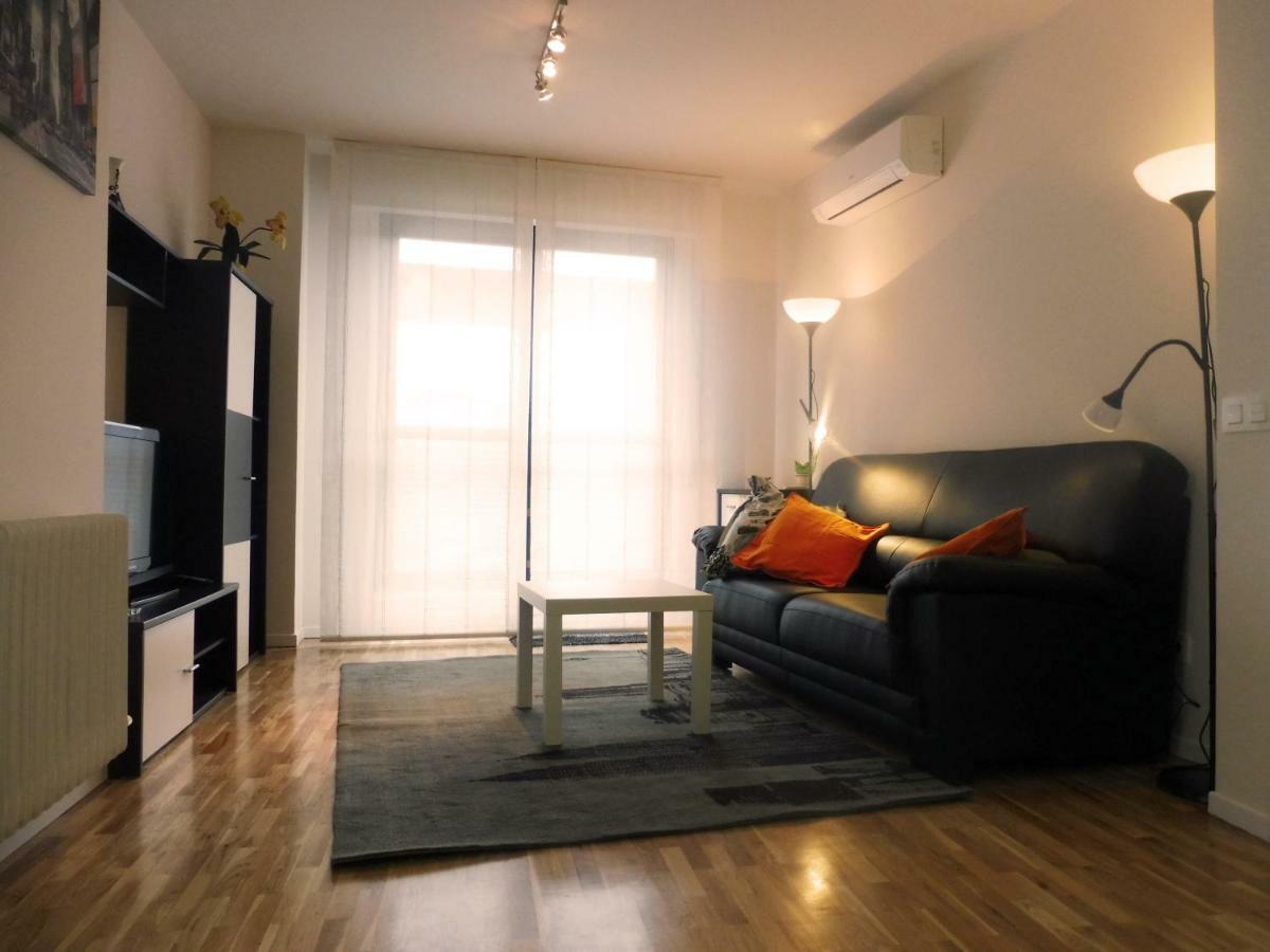 Atico En Pamplona Apartment Baranain Bagian luar foto